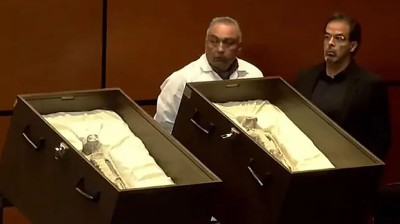 Muestran dos cuerpos de extraterrestres en el Congreso de México
